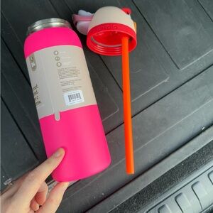 Owala 32oz water bottle. Never used